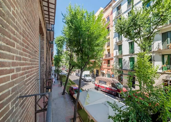Amazinn Stay Madrid Reina Sofia